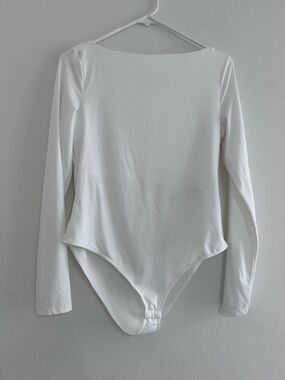Bundle: Four Basic Tops M/L (H&M, Zara, Abercrombie& Fitch, Sincerely Jules)